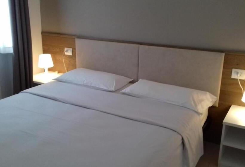 Apartamento Superior 1 Dormitório, Villaggio Turistico Lugana Marina