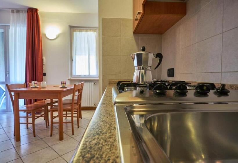 Apartamento 1 Dormitório Vista Piscina, Villaggio Turistico Lugana Marina