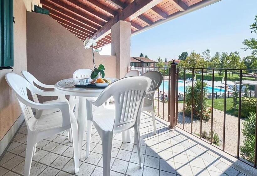 Apartamento 1 Dormitório Vista Piscina, Villaggio Turistico Lugana Marina