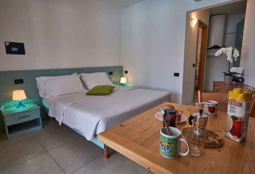 Escritório Estándar, Villaggio Turistico Lugana Marina