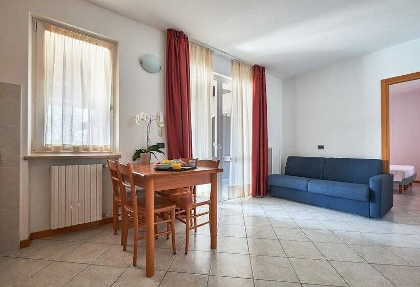 Apartamento 2 Dormitórios, Villaggio Turistico Lugana Marina