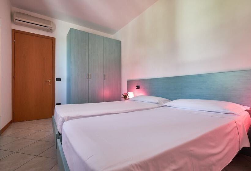 Apartamento 2 Dormitórios, Villaggio Turistico Lugana Marina