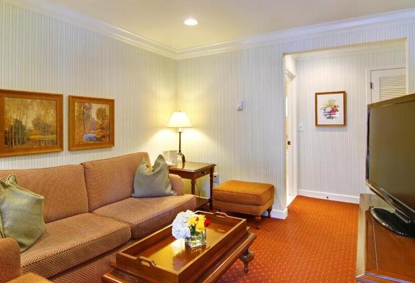 Люкс, Wayside Inn