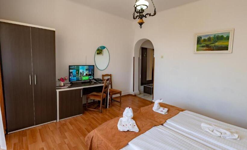 Standardzimmer mit Balkon, Turist