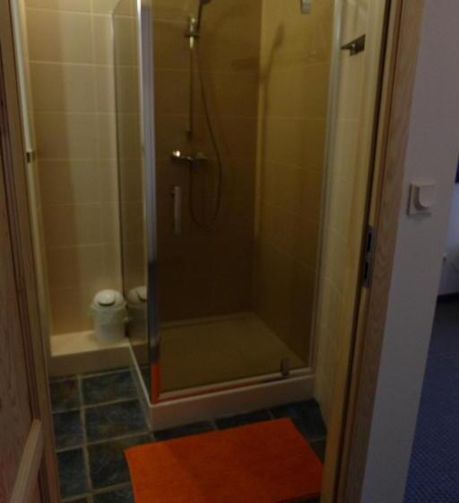 Quarto Estandar, Academus Pub & Guest House