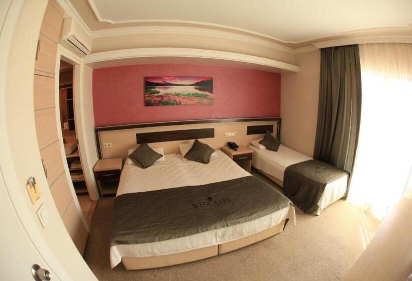 اتاق استاندارد سه نفره, Vita Park Boutique