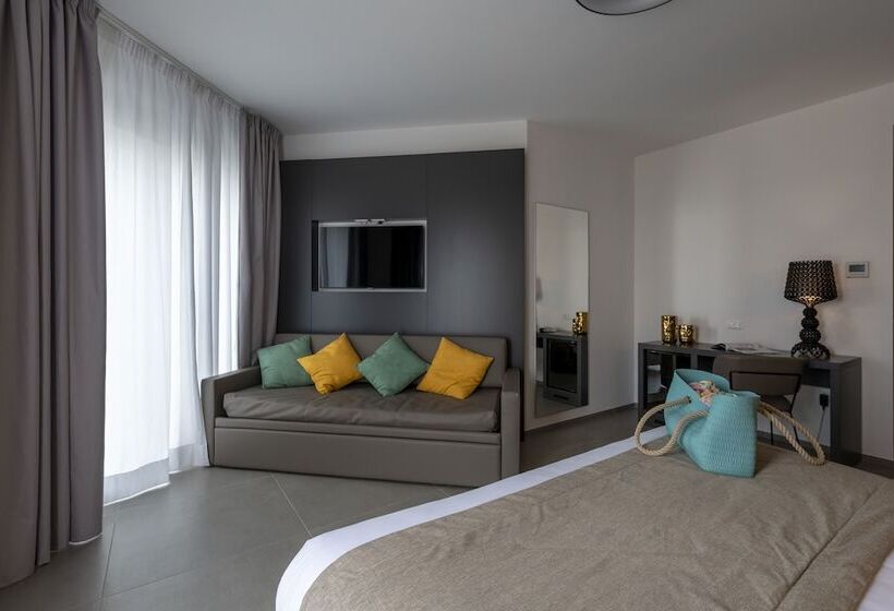 Трехместный Номер Deluxe Вид на Море, Resort La Battigia Beach & Spa