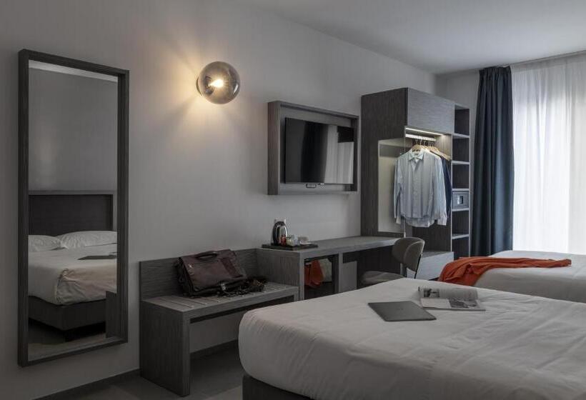 Трехместный Номер Deluxe Вид на Море, Resort La Battigia Beach & Spa
