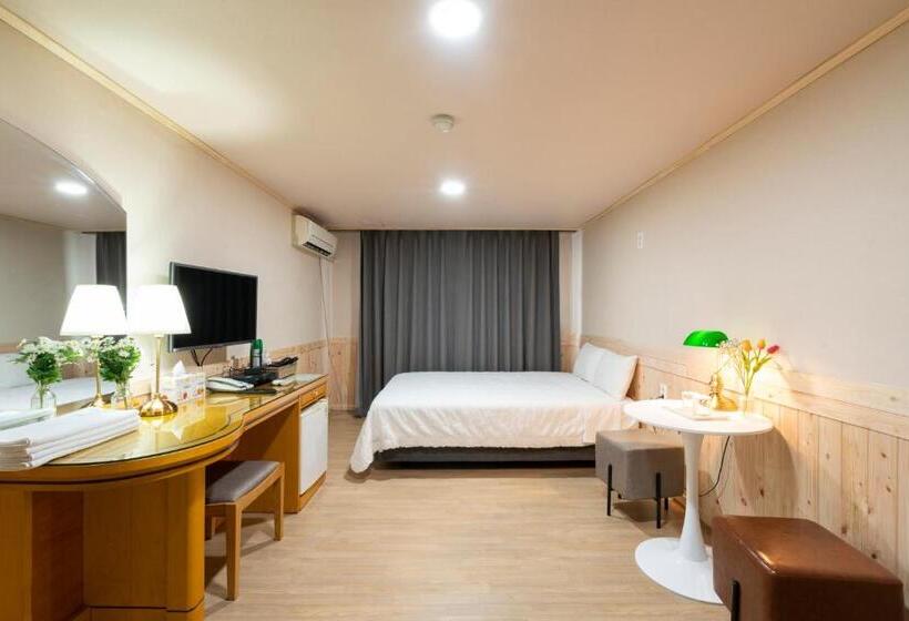 Номер Стандарт, New Jeju