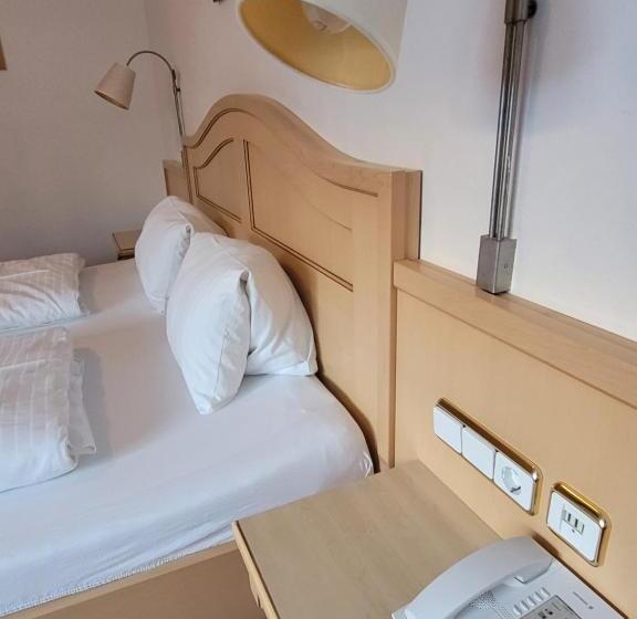 اتاق استاندارد با چشم‌انداز کوهستان, Ferienhotel Alpenhof