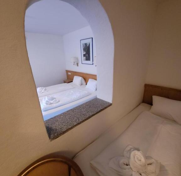 اتاق خانوادگی با چشم‌انداز کوه, Ferienhotel Alpenhof