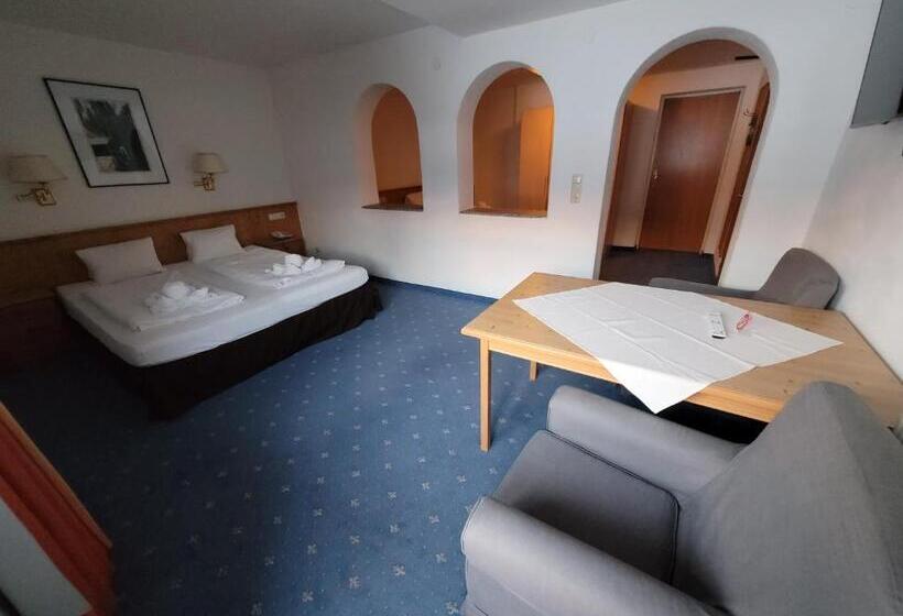 اتاق خانوادگی با چشم‌انداز کوه, Ferienhotel Alpenhof
