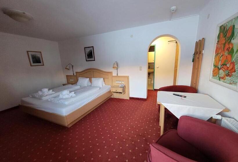 اتاق استاندارد با چشم‌انداز کوهستان, Ferienhotel Alpenhof