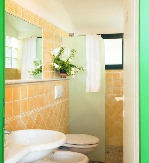 کلبه ییلاقی, Camping Village Rosselba Le Palme