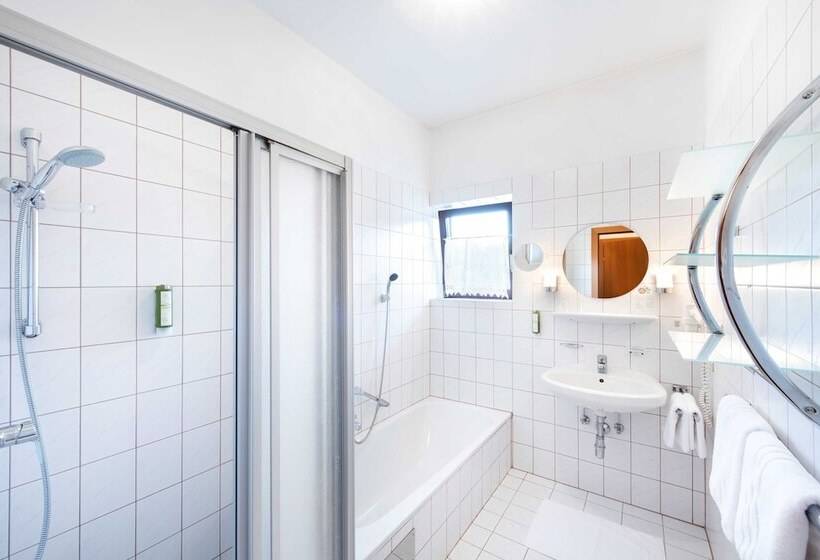 Номер Стандарт, Parkhotel Zur Klause