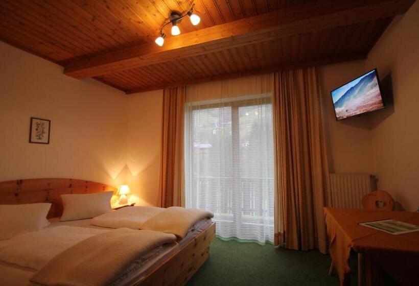 اتاق استاندارد با بالکن, Pension Hubertushof Beim Römerbad