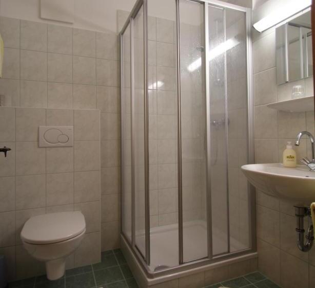 اتاق استاندارد سه نفره, Pension Hubertushof Beim Römerbad