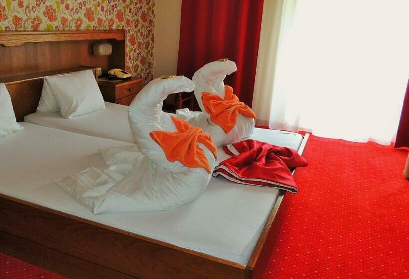 اتاق استاندارد با بالکن, See & Genusshotel Silvia