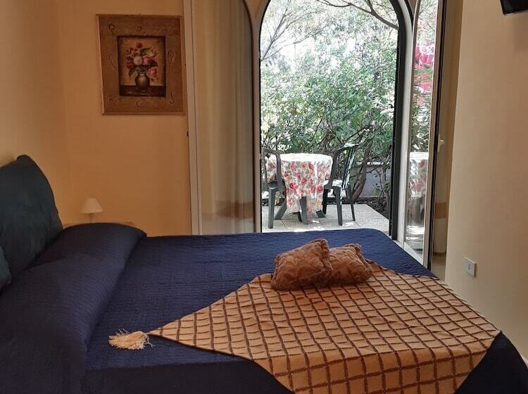 Quarto Estandar, Villa Archegeta