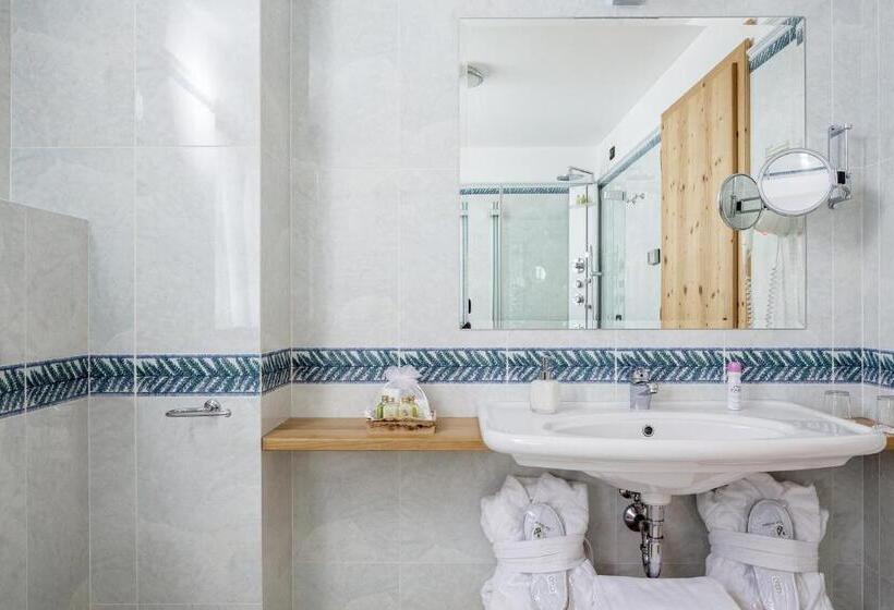 سوئیت جونیور با چشمانداز کوهستان, Chalet Del Sogno