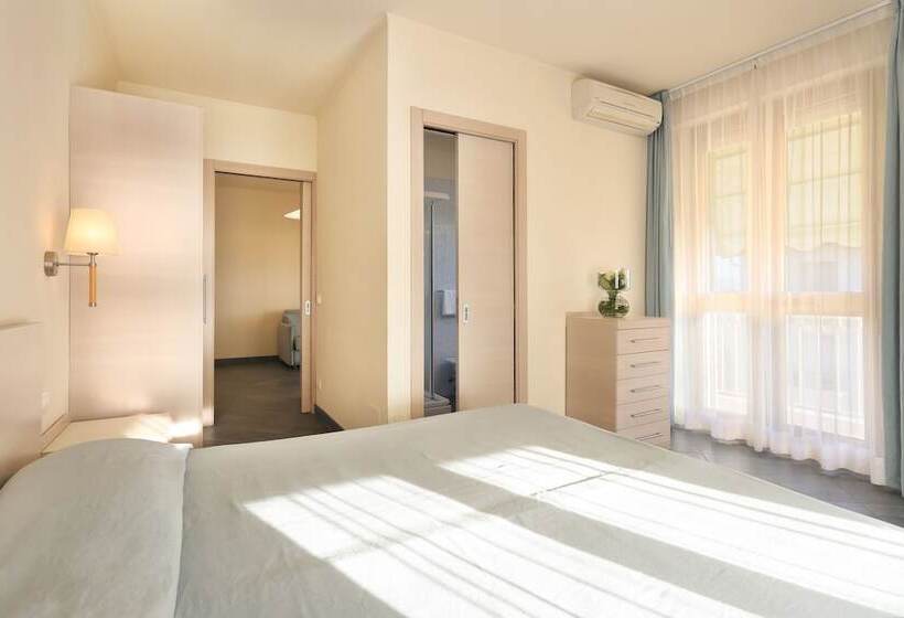 Apartamento Superior 1 Quarto Vista Mar, Brunella