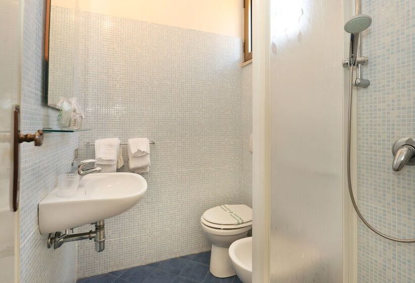 Quarto Superior Quádruplo, Brunella