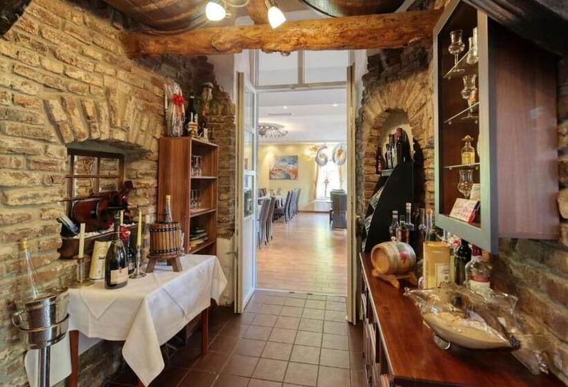 Номер Economy Индивидуальный, Restaurant Mathildenhof