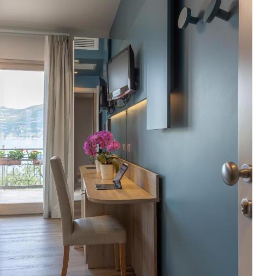 Quarto Deluxe Vista Lago, Veronesi