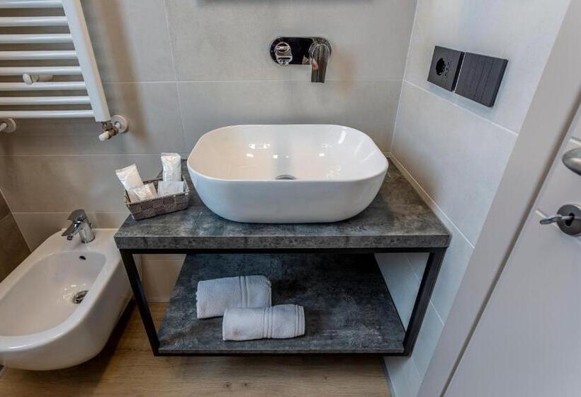 Quarto Deluxe Vista Lago, Veronesi