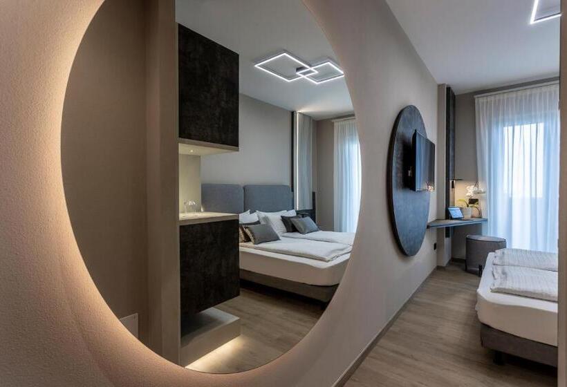Quarto Deluxe Vista Lago, Veronesi