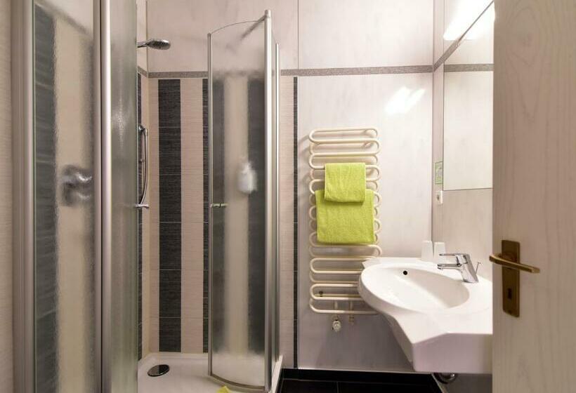 Номер Стандарт, Land Gut Hotel Schenkenberger Hof