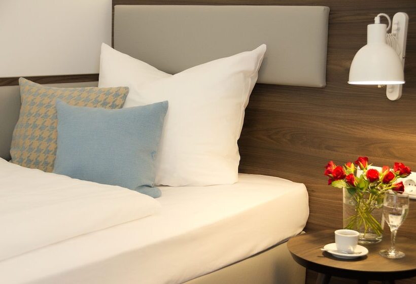 Номер Стандарт Индивидуальный, Lizz Hotel Munich
