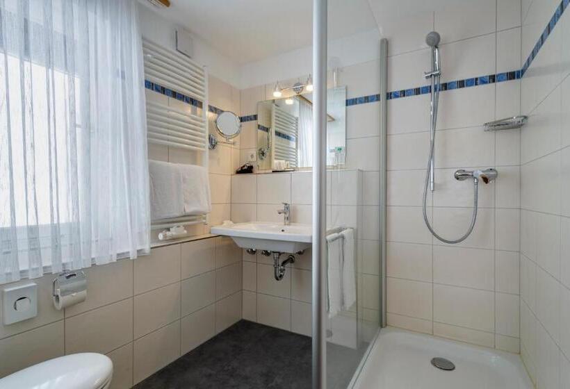 Номер Премиум Вид на Сад, Landhotel Bartlehof