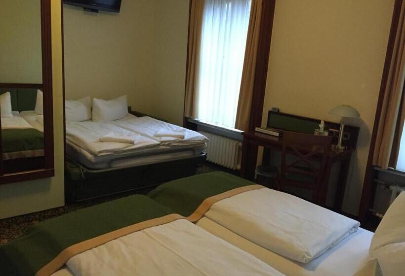 Семейный Номер, Parkhotel Zirndorf