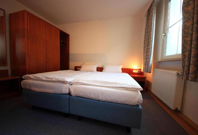 غرفة قياسية ثلاثية, Altstadthotel Fürth