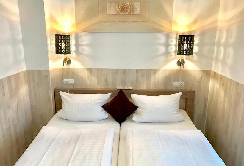 Апартаменты Deluxe 1 Спальня, City Central Promenade