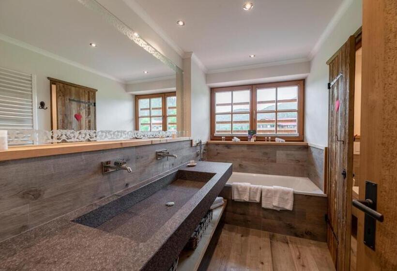 Люкс Повышенной Комфортности, Relais & Châteaux Gut Steinbach Hotel Chalets Spa