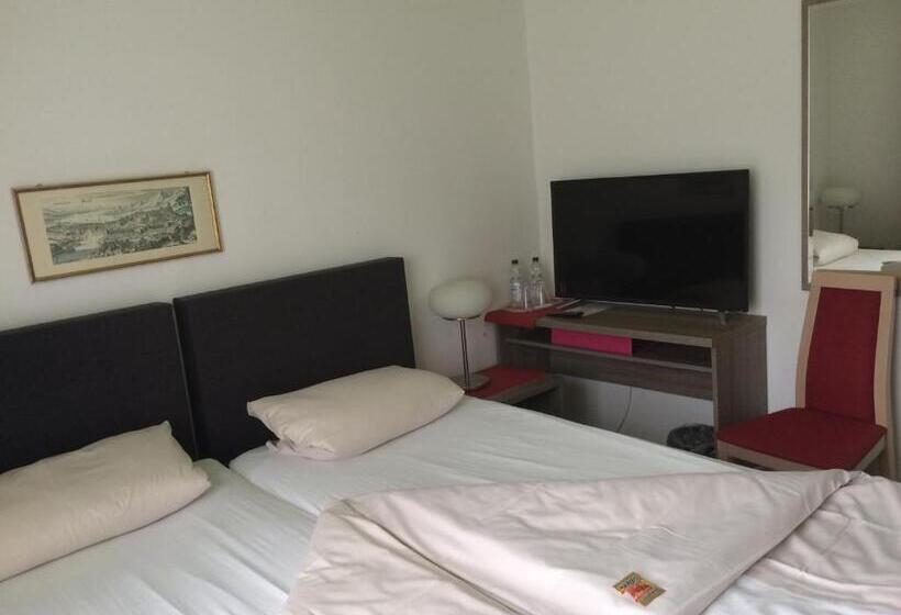 Номер Стандарт, Central Hotel Troisdorf