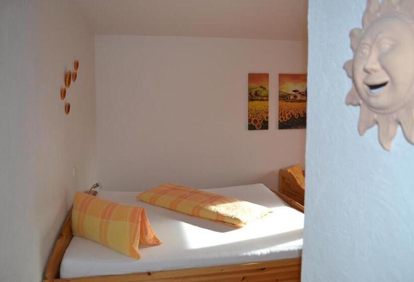 Номер Стандарт, Gasthof Hotel Traube