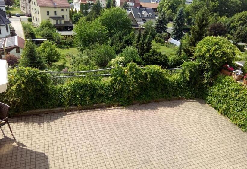 Номер Стандарт, Am Schloss