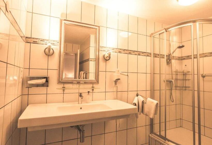Classic room with balcony, Boutique Wellnesshotel Landmann