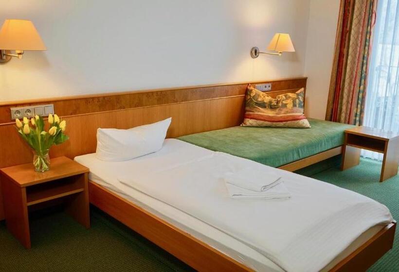 Номер Стандарт Индивидуальный, Landhotel Günzburg
