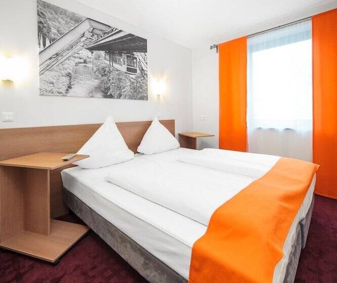 Номер Стандарт Трехместный, Mcdreams Hotel Wuppertal City