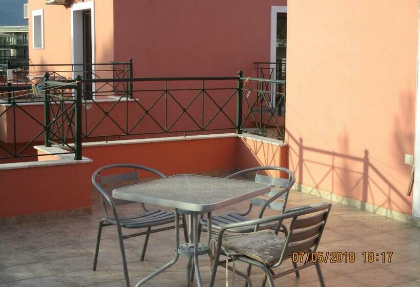 اتاق لوکس با بالکن, Gouvia House Luxury Apartments