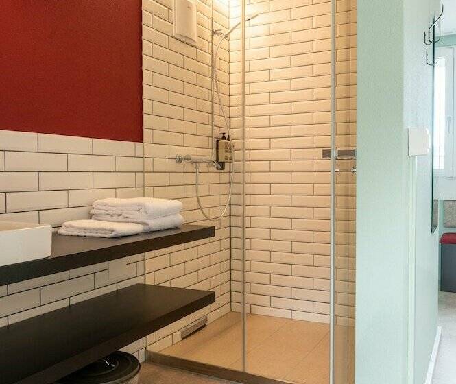 Семейный Номер, Emma S Hotel   Bed & Breakfast Self Check In