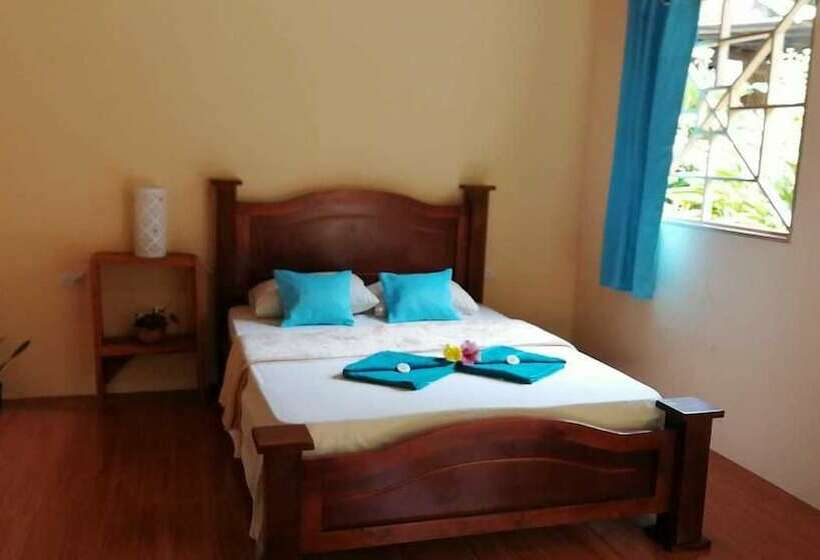 클래식 4인 룸, Garden Of Heliconias Lodge