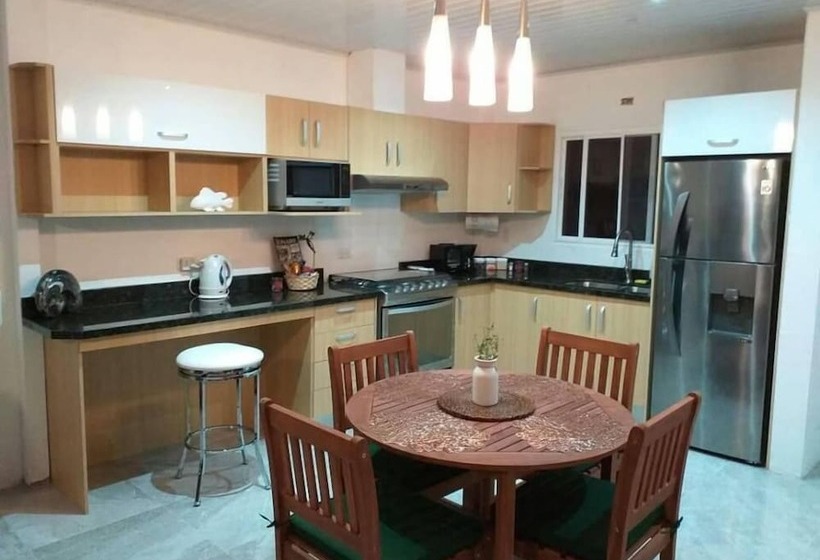 Семейные Апартаменты 3 Спальни, Casa Blanca Hill