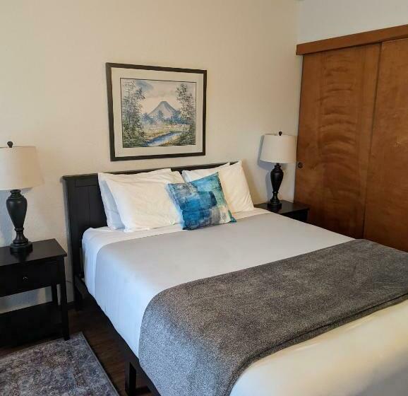 Апартаменты 2 Спальни Вид на Море, The Landmark Inn On Orcas Island