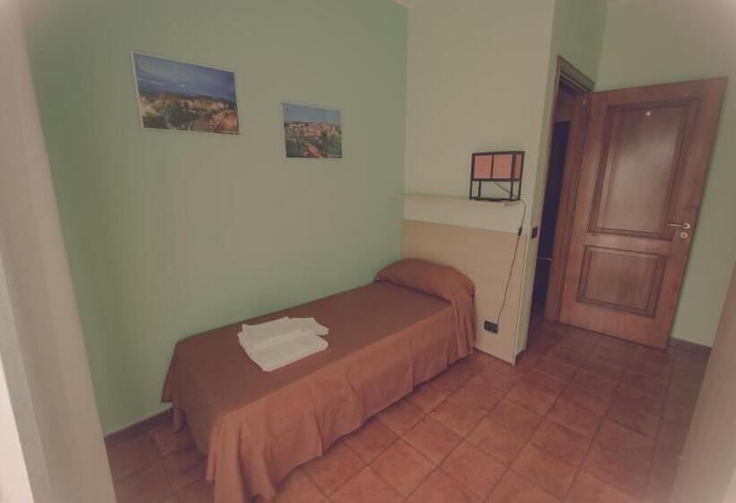 اتاق استاندارد یک تخته با سرویس بهداشتی مشترک, Cassiodoro Rooms Affittacamere
