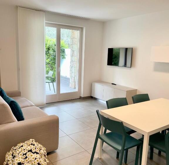 Апартаменты 2 Спальни с Садом, Residence Verdeblu